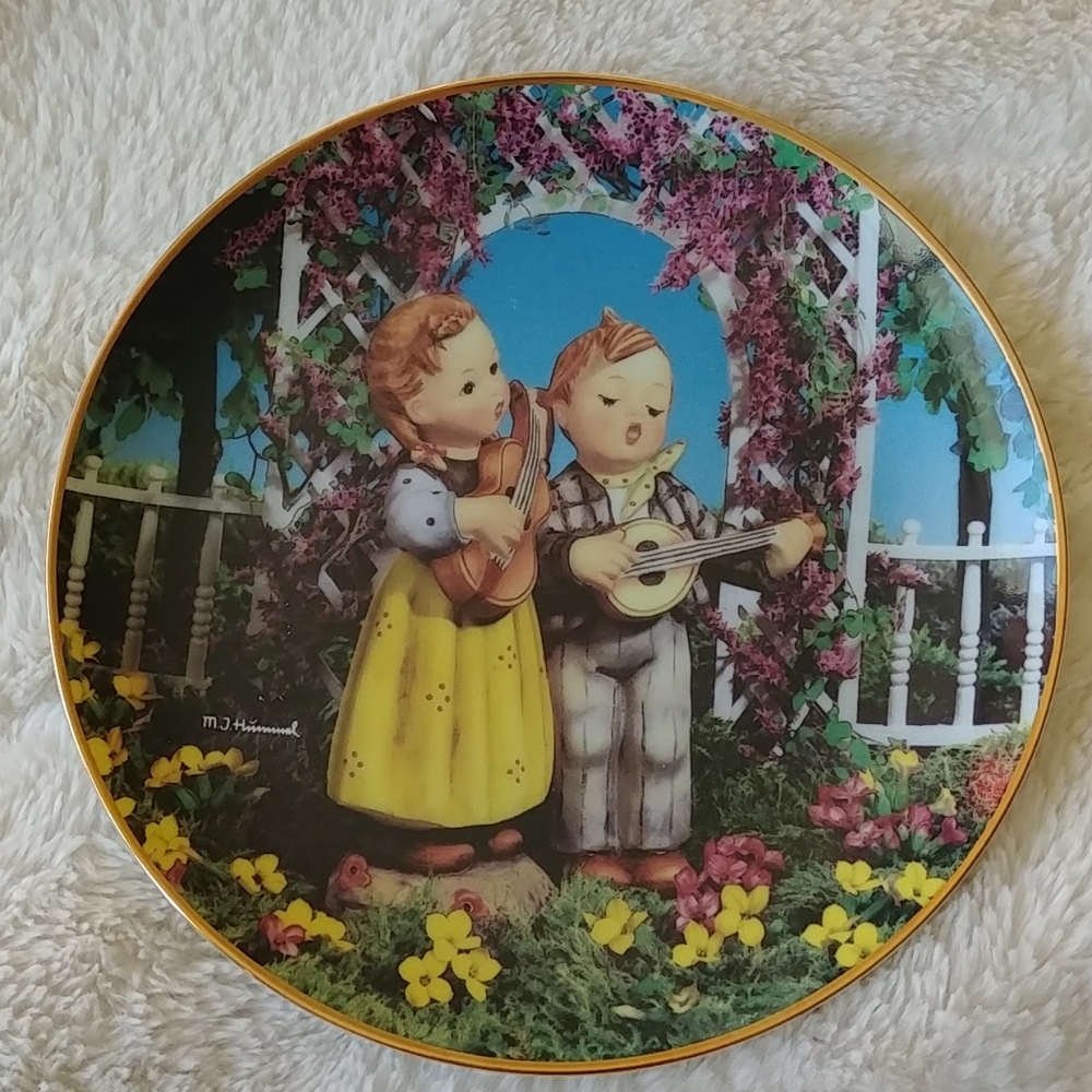 Hummel Little Musicians collector plate